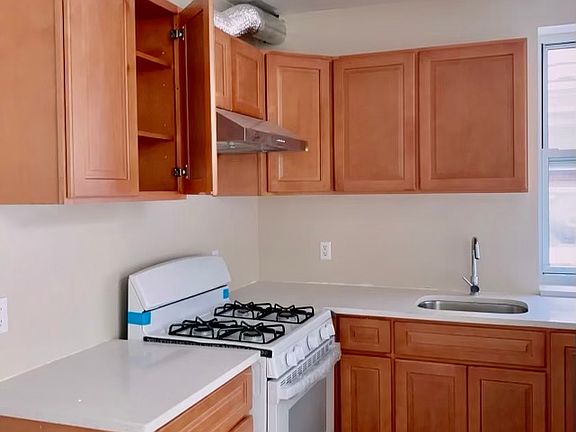 3rd image of 325 58th St #1