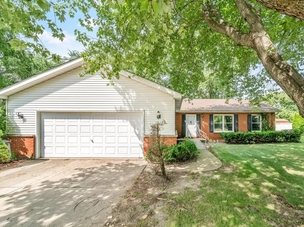 1015 S Wells St, Sandwich, IL 60548