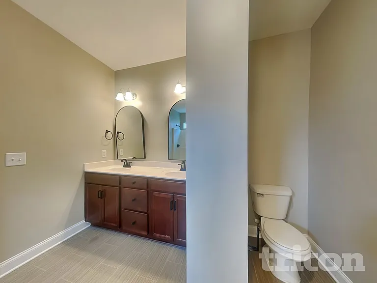 1013 Wickshire Dr — Photo 9