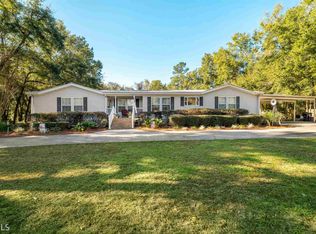 1194 Hickory Bluff Rd, Waverly, GA 31565