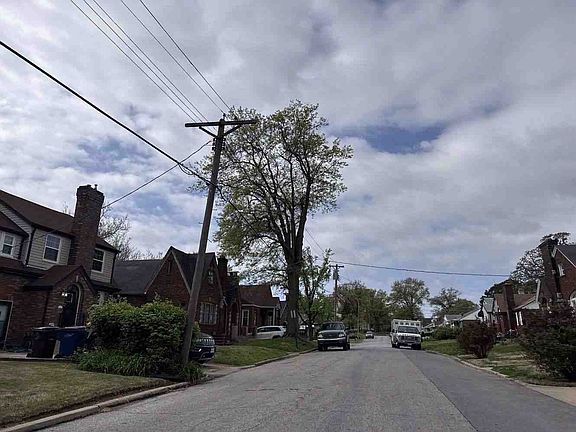 4th image of 4317 Oakridge Blvd