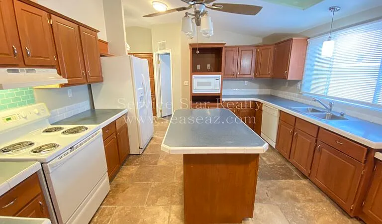 18143 W Morning Vista Ln — Photo 6