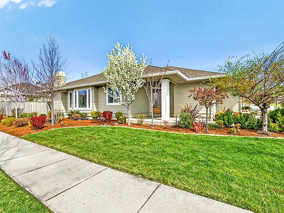 2nd image of 4007 Shamrock Dr