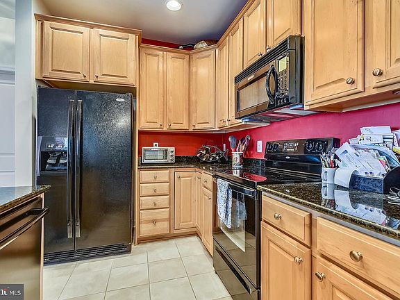 5th image of 1520 Enyart Way Unit 204