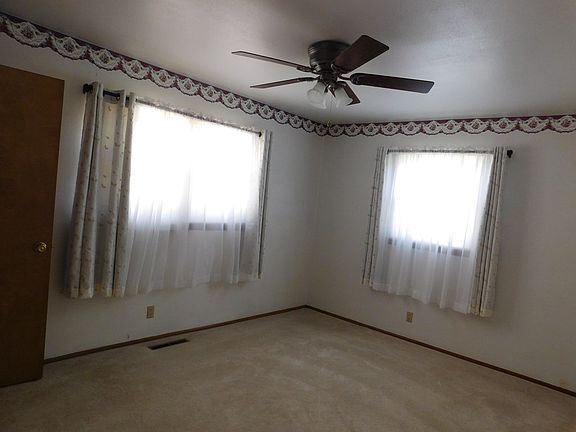 4th image of 1704 Ingalls St