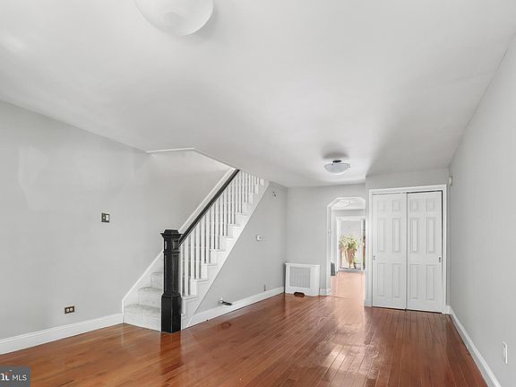 3rd image of 1221 Latona St