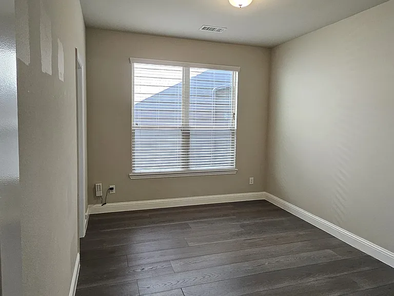 856 Rohan Dr — Photo 21