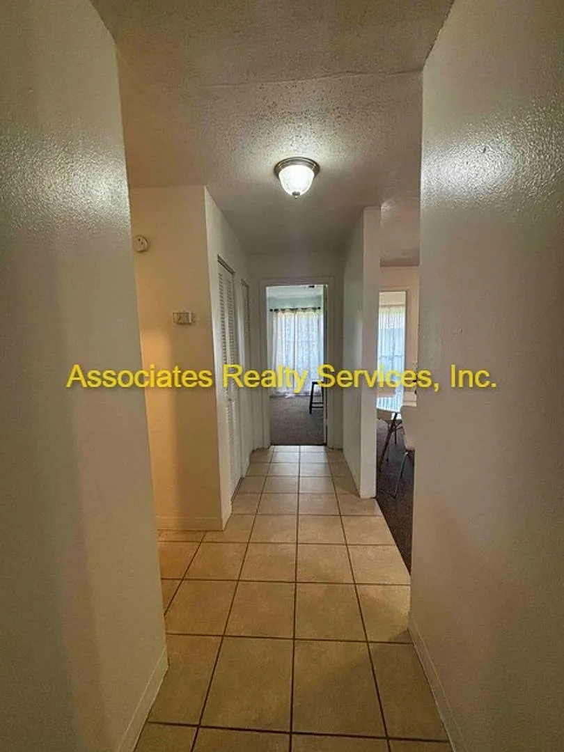 2 Weeks Free Rent Look 2 Bedroom In Brandywine With Balcony! Pool — Photo 3