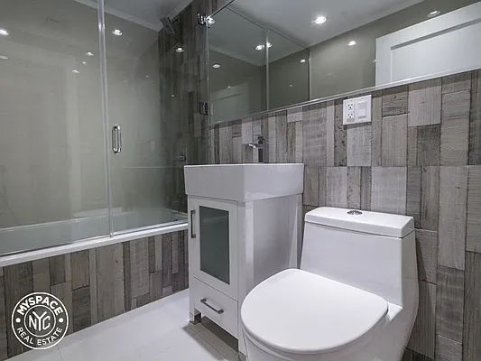 Rented by MySpaceNYC | media 9