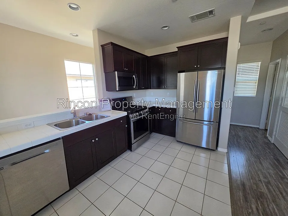 11263 Tiger Lily St