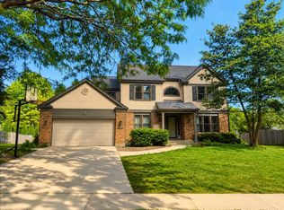 201 Conestoga Trl, Cary, IL 60013