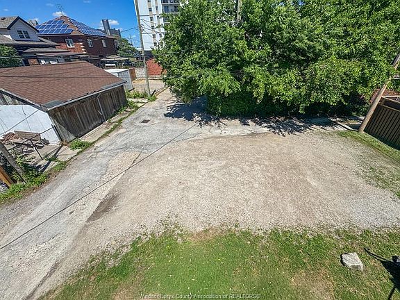 3rd image of 130 Elm Ave #126