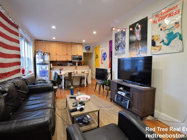 77 Thatcher St #201, Brookline, MA 02446