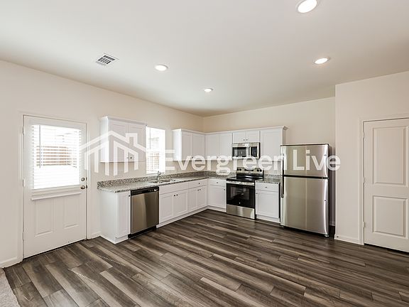 5th image of 5938 Sahara Dr