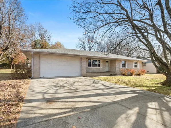 1660 N Stephens Ave, Fayetteville, AR 72703