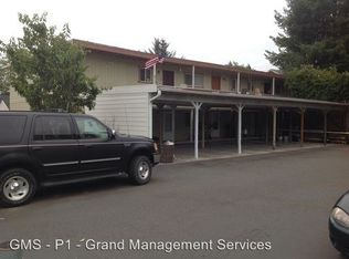 825 S 4th St APT 06, Coos Bay, OR 97420