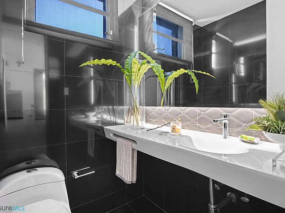 4th image of 706 Roosevelt #7A