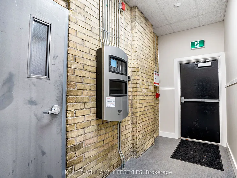 537 Talbot St #10 — Photo 6