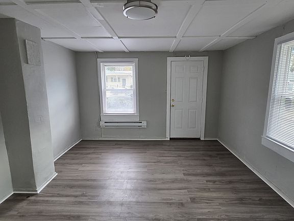 3rd image of 712 Quarry St #712