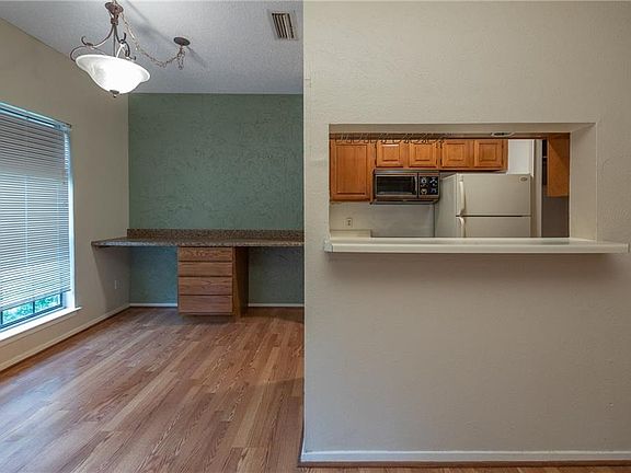 5th image of 1203 Quail Valley Ln #130