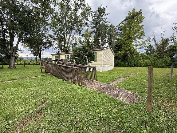 3rd image of 13 Duncan Ln