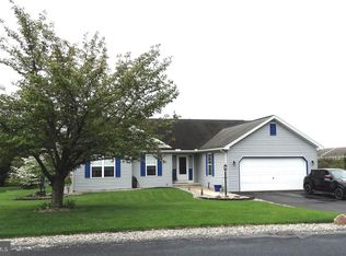 492 Franklin Square Dr #27, Chambersburg, PA