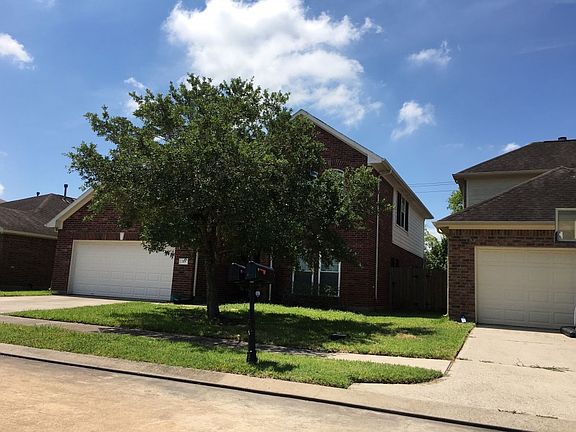 3rd image of 215 Midtown Park Dr