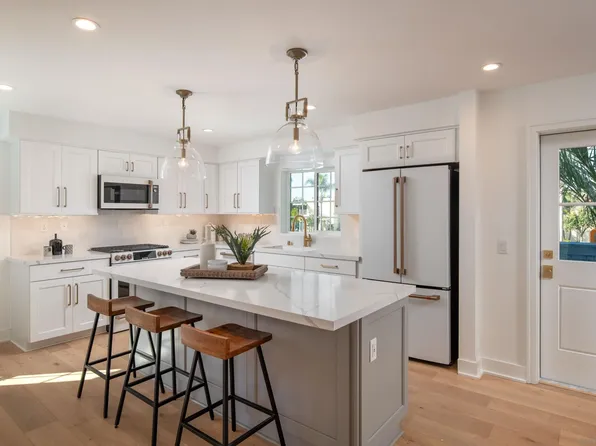 555 Orange Ave, Coronado, CA 92118