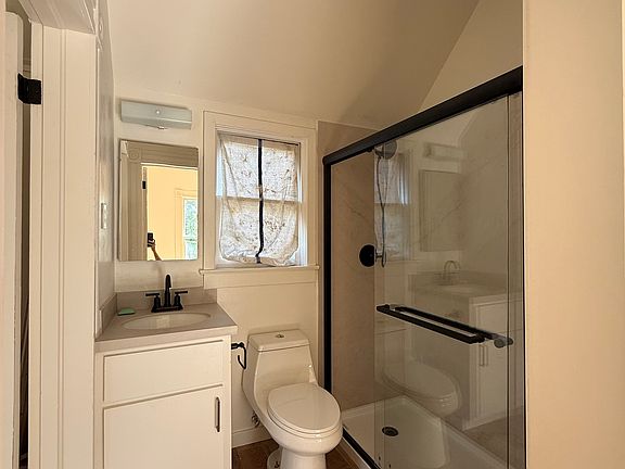 4th image of 125 Orange St #1