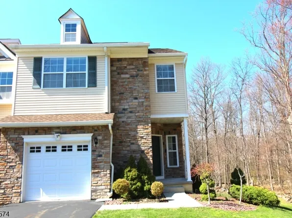 9 Pembrook Ln, Mount Olive Twp., NJ 07828