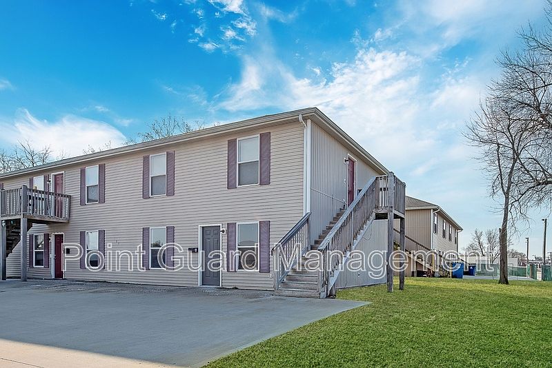 1st image of 305 W Otway St APT C
