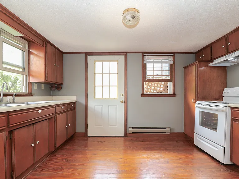 1025 W End Blvd #5 — Photo 9