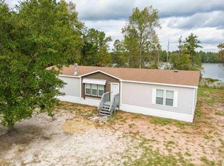 372 Lakeview Dr, Folkston, GA 31537