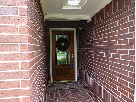 5th image of 15619 Chapel Lake Dr