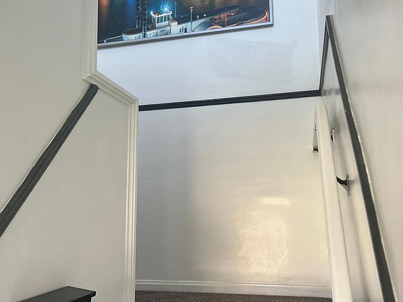 3rd image of 3077 Glenmore Ave #4