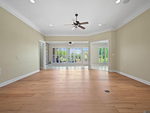 2nd image of 18030 Cascades Ave