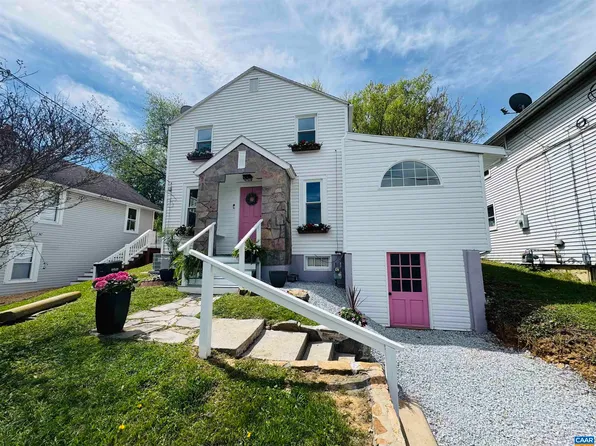 962 Kinzley Ct, Staunton, VA 24401