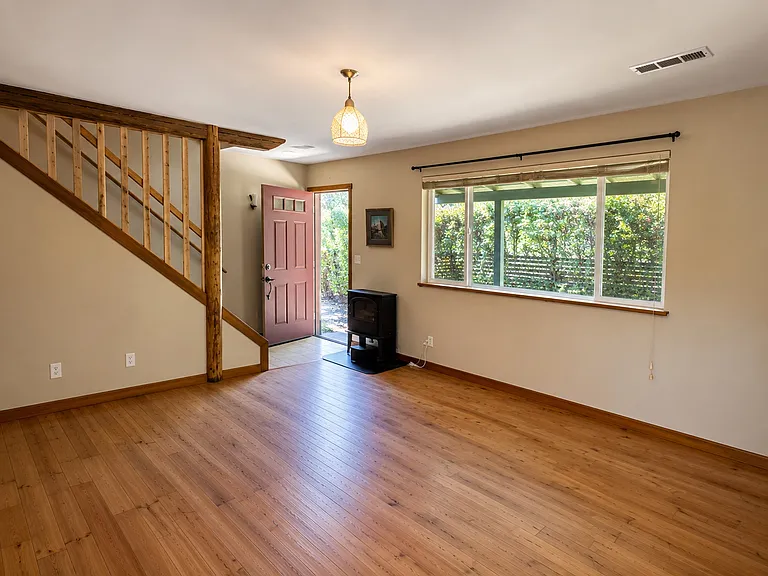 220 W Hersey St — Photo 6