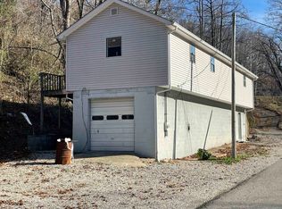 7724 Johnsons Fork Rd, Catlettsburg, KY 41129