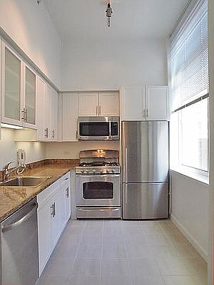 4th image of 33 W End Ave APT 23C