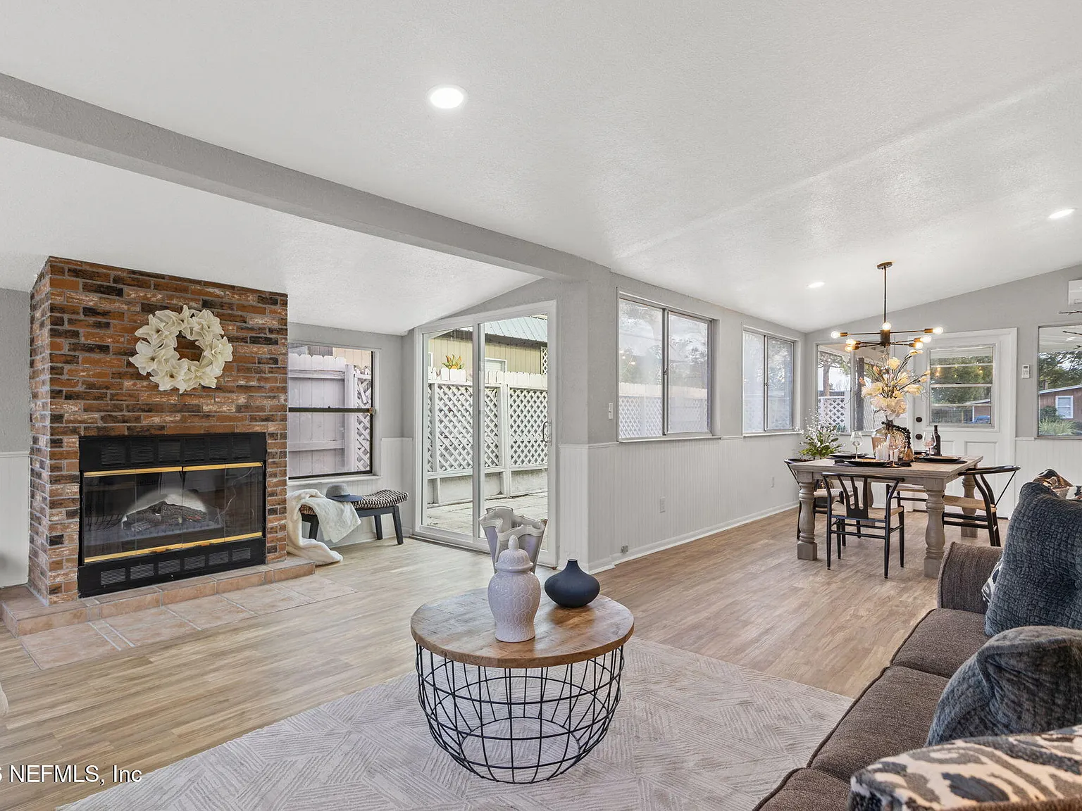 2 bed, 2.0 bath, 900 sqft, $1,925 — Photo 3