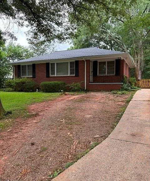 2174 Trailwood Dr SE — Photo 1