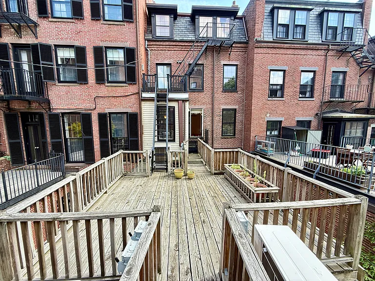 103 Pinckney St #2 — Photo 11