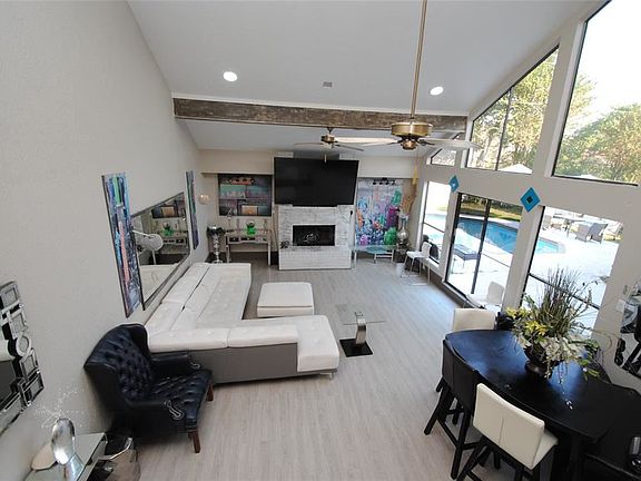 5th image of 8018 Green Lawn Dr