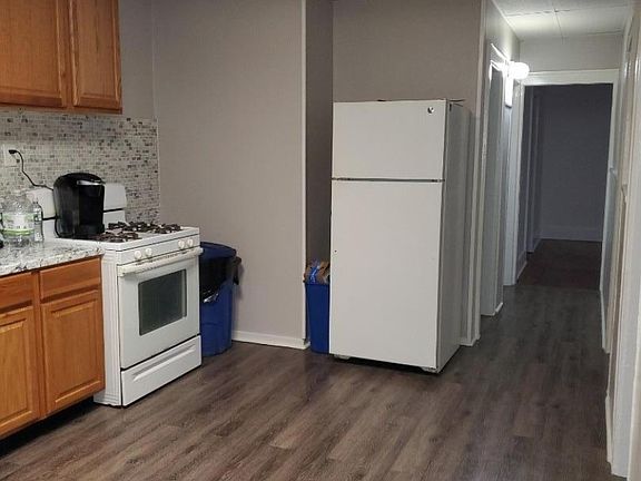 2nd image of 404 N 6th St APT A