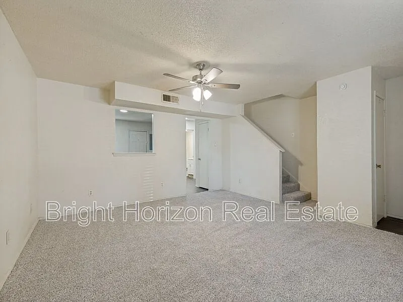 3 bed, 1.5 bath, $1,350 — Photo 3