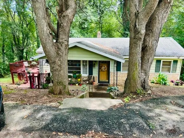 76 Bomar St, Inman, SC 29349