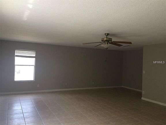 4th image of 2444 Greenwillow Dr