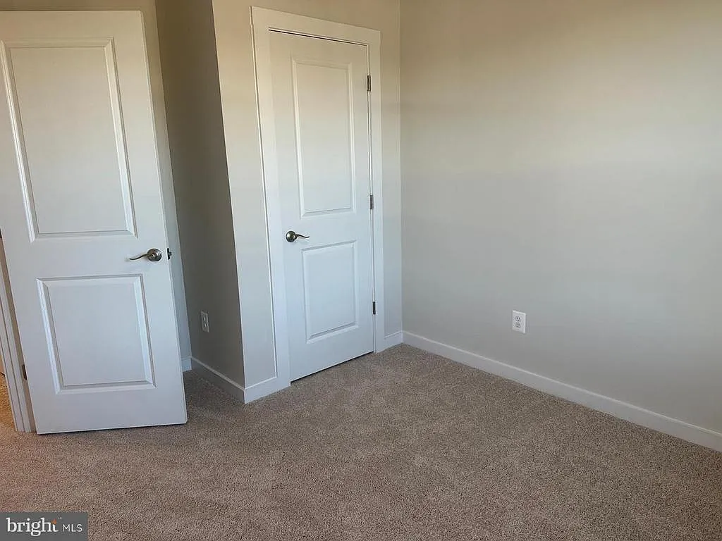 4 bed, 3.5 bath, 1966 sqft, $2,500 — Photo 3