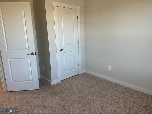 3rd image of 113 Marlow Ct